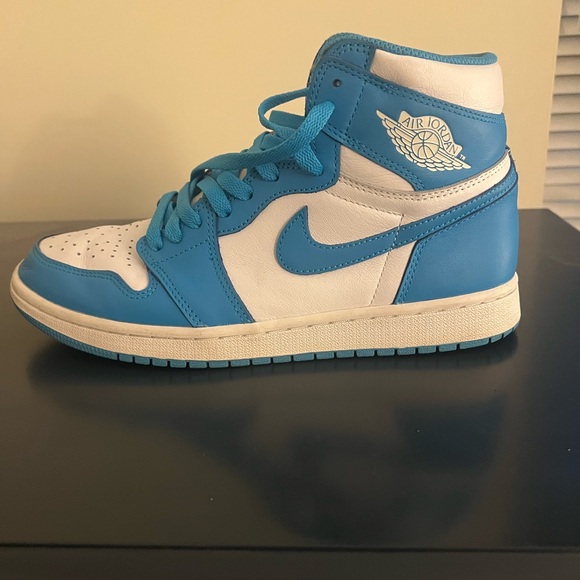 Nike Air Jordan Retro High Blue White Sneakers